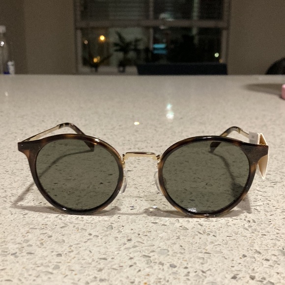 Le Specs Accessories - LE SPECS🇦🇺Sunnies Tortoise Shell🐚Frame 🤎Gold-Toned Hardware💛Circular Lenses